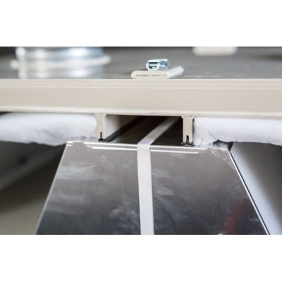 Detail těsnění v drážce - bez lepidel apod. Filtrační textilie je napnuta na rámcích - účinná a levná filtrace.